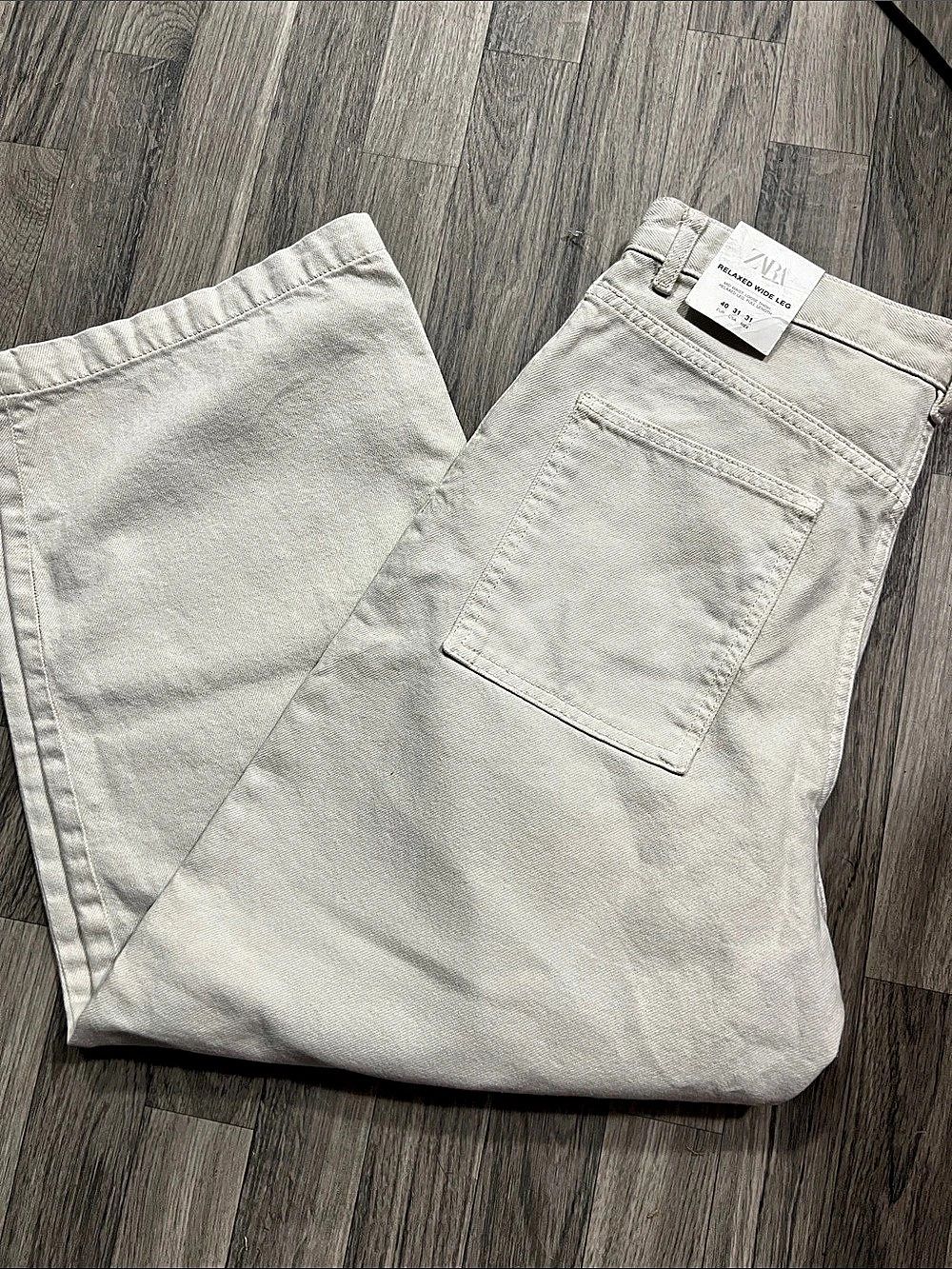 Zara Relaxed Wide Leg Jeans beige Waist 31 NWT